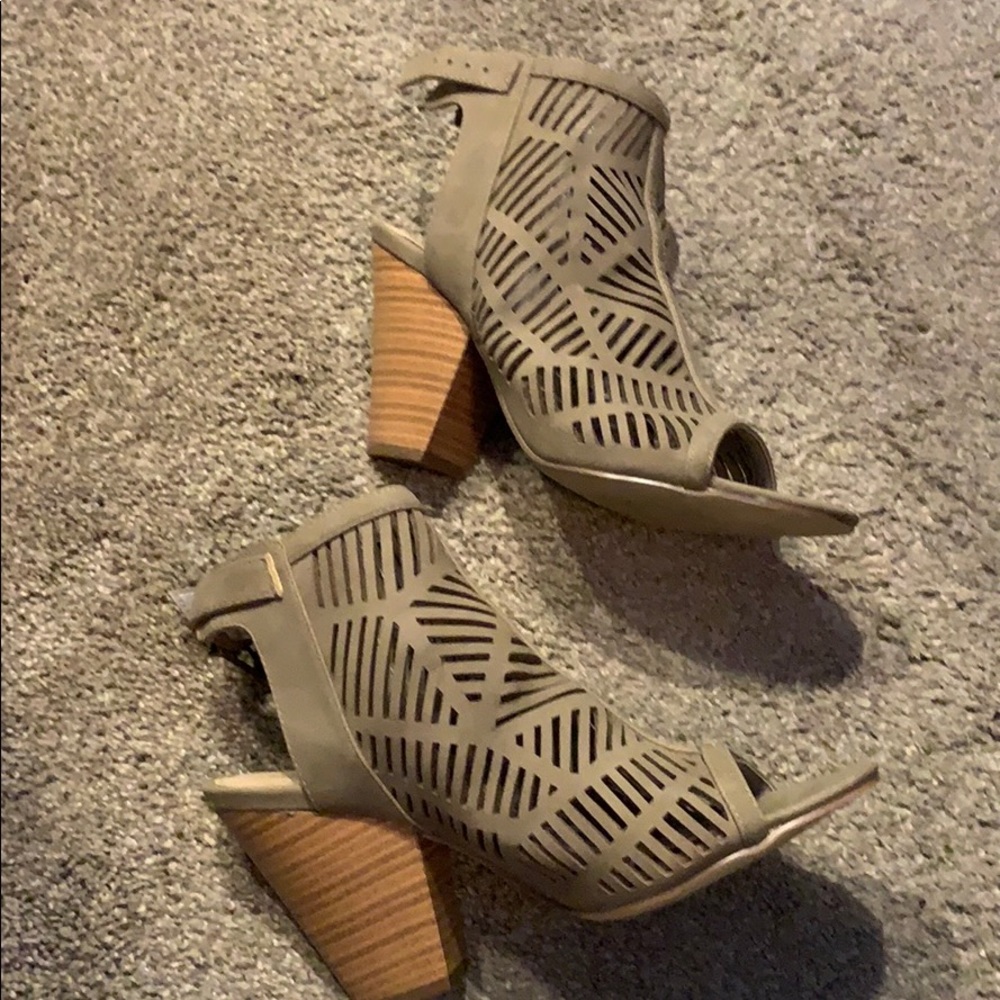 Natural High heel sandals